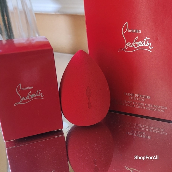 Christian Louboutin - Picture 7 of 9